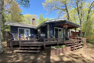 Image de Lakefront Cottage, Dock in for the season!