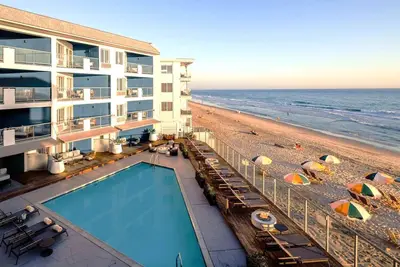 Image de Beach Escape in Carlsbad! 3 Relaxing Units with Horizon View, Pool and Sundeck!