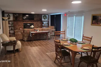 Image de Louisville's Best: Just 18 miles to Bardstown, Ky-Bourbon Capital of the World.