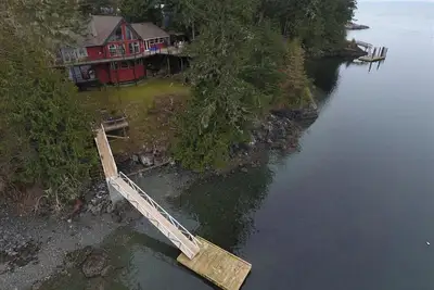 Ocean view use with huge party deck