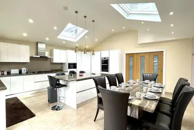 Image de New Luxury Modern House near Airport Free Parking