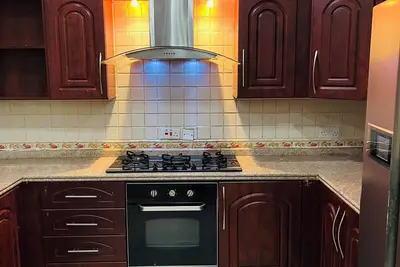 Oysterbay 2-Bedroom near the Ocean- Free Wi-Fi