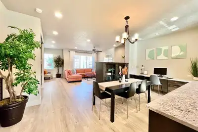 Image de Riverside Retreat - Luxury Living Steps From the Pool, Boise River & Greenbelt