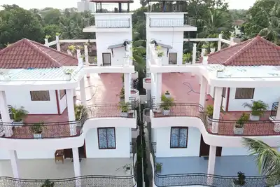 Image de Perched on the edge of the escarpment, experience Sri Lanka's Northern heritage.