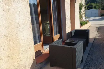 Image de appartement rez chaussée de villa de plein pied