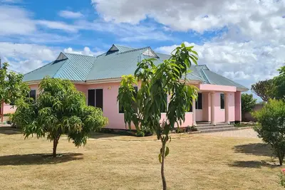 Image de Warm and Cozy 4 bedroom bed and breakfast Inn in serene Itega