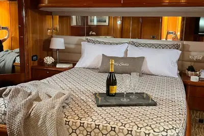 Image de Charleston’s best private luxury accommodation: welcome aboard Lady Sadie.