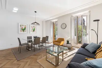 Image de Waou Chamberi Vi - Alquiler Corta Duración