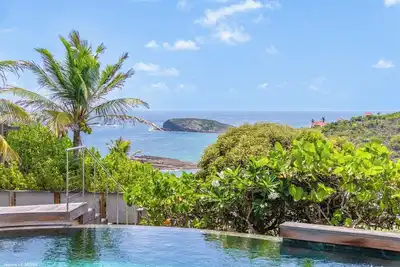 Image de Bonbonniere- Romantic, private, & breezy villa, minutes from several beaches