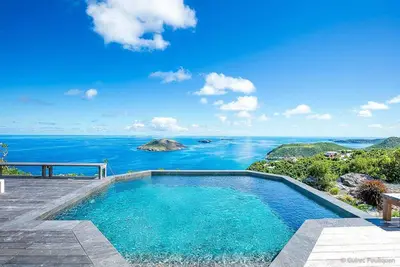 Byzance- Extremely private, airy & bright, spectacular ocean & islands vistas