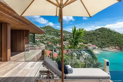 Image de June- 6 bedrooms and gorgeous views over the entrance to Gustavia harbor