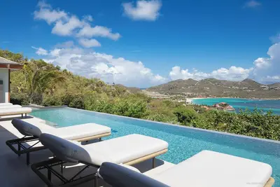 Image de Jnana- opulent 4-bed villa located in St. Jean, with breathtaking ocean views