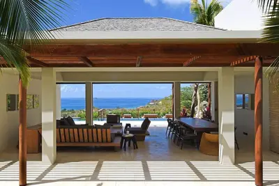 Image de Vesper- Exquisite, private, spacious hillside domain w/ views, elevator access