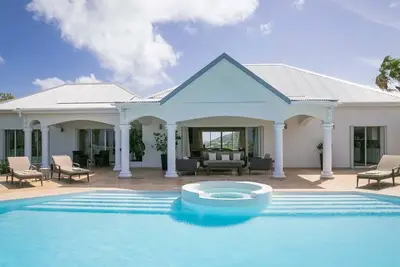 Image de Sea Bird 19- Beautifully furnished & spacious, dramatic ocean & landscape views