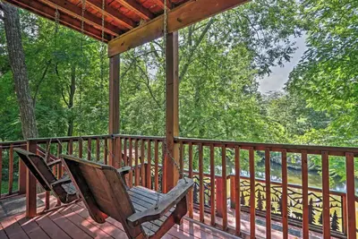 Image de Riverfront Cabin! Peaceful family fun only minutes from Dollywood & Attractions