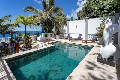 Image de Iconic oceanfront villa in São Conrado - Sco002