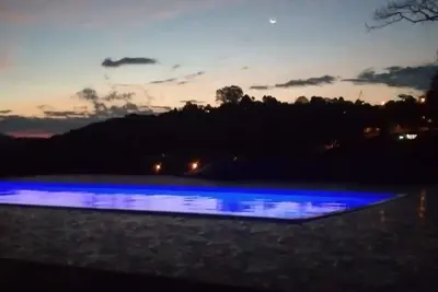 Image de Complete house with two barbecue grills, swimming pool, kiosk, fishing spot on site.