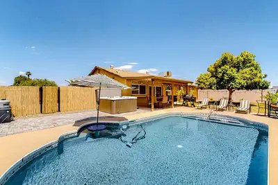 Image de WeeCasa | Dog-friendly house in Chandler with private heated pool, hot tub, Ac