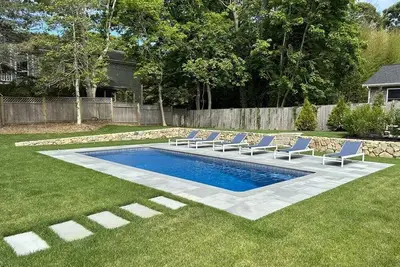 Image de Edgartown Village Home w/ Pool. \n4bdrm / 3. 5bth