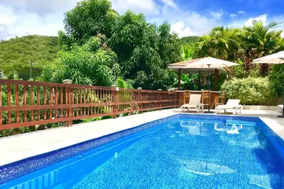 Image de Fabulous poolside apartment Marigot Bay.