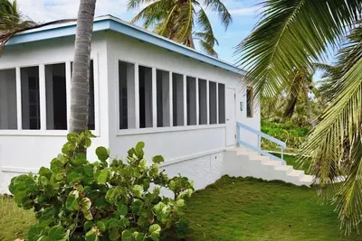 Image de 2 Bed, 2 Bath Cottage located in Stella Maris center, access to resort amenities