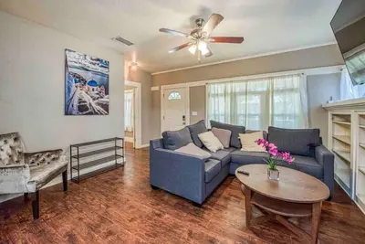 Image de Urban Escape, Near Art and Dining Hub