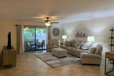 Image de Winter in Phx with Westbrook Village Amenities!