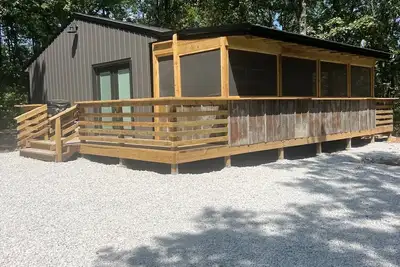 Image de Secluded Hunting & Fishing cabin in the Woods  - Osceola, Mo