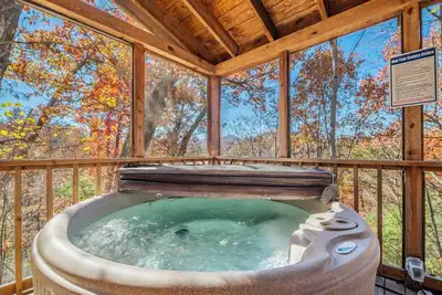 Image de Mountain View! ! Hot Tub, Screened Deck, Game Room, Private setting!