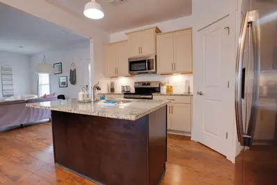 Image de Mid-Century Modern Home in Downtown Franklin