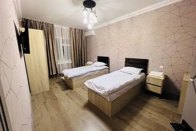 Image de Total 6 rooms with en-suit bathroom. \nEach room cost is 37 usd