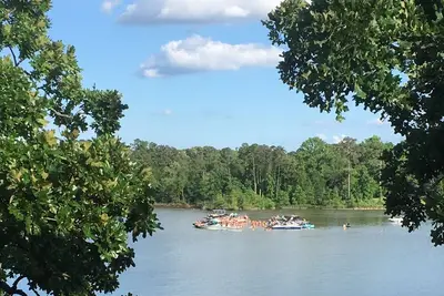 Image de Waterfront! Enjoy the views of the North end of Lake livingston @ Bethy Creek