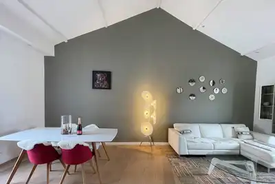 Image de Sérénité en plein centre. Appartement moderne, avec balcons, à 150m de la mer