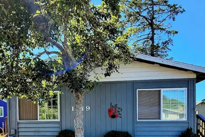 Image de Stay right in the heart of Long Beach, Wa — steps from the ocean!