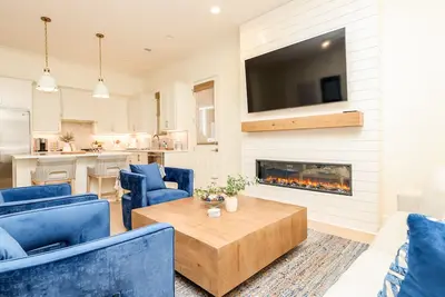 Image de Casa Blanca - 1 mile to the square! Screened porch