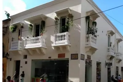 Image de Walled City 2-bedroom 2-bath Condo with Patio