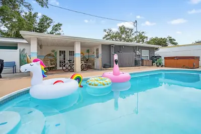 Image de Featured on Magnolia Ntwk Beachfront Bargain Hunt: Heated Pool, minutes to beach