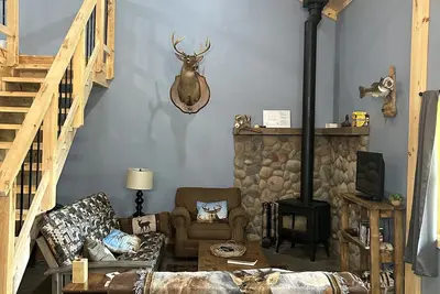 Image de Cabin in the Woods Near Bennett Springs and Pomme de Terre