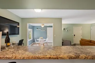 Image de 2 Bed 2 Bath Across from Samford\n