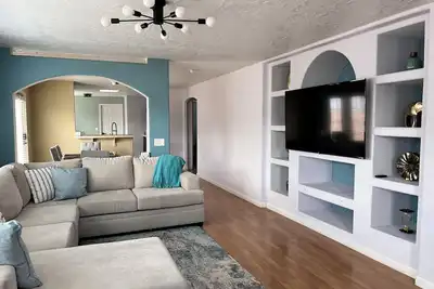 Image de Cozy Home In the Center of Page, with Boat and Rv Parking, and Tesla Charging.