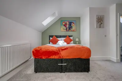 Image de Vibrant 4br for Families & Contractors w/ Parking