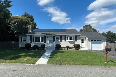 Middletown-Newport Cozy Ranch