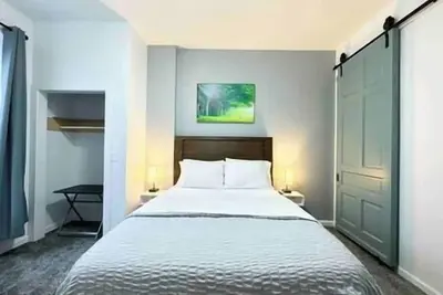 Image de 1103#203 / Downtown Oasis: En-Suite Master