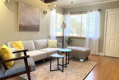 Image de Relaxing Mid-century Bay Area bungalow