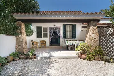 Image de Appartement de vacances \"Sa Dommo De Franziscu\" près de la plage avec terrasse privée & A/C