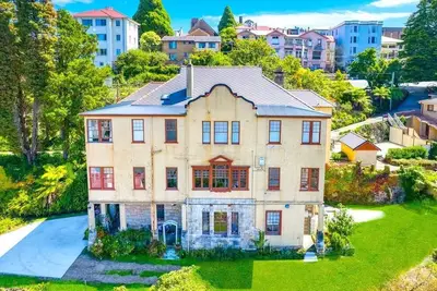 Image de Violet's Maison - Parisian Inspired Art Deco 2 Bedroom Apartment in Heart of Katoomba