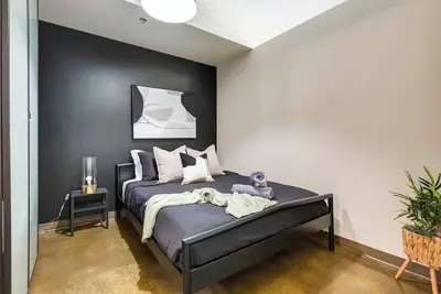 Image de Onyx at Colours Downtown, Sleeps 4 U/G parking