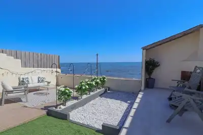 Coorie By The Coast, beachfront cottage, Arbroath