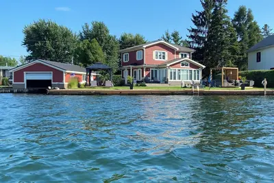 Image de La maison de Chloé au bord du lac Saint-François