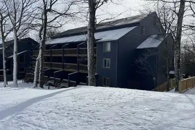 Image de Ski-In/Ski-Out Comfy Condo